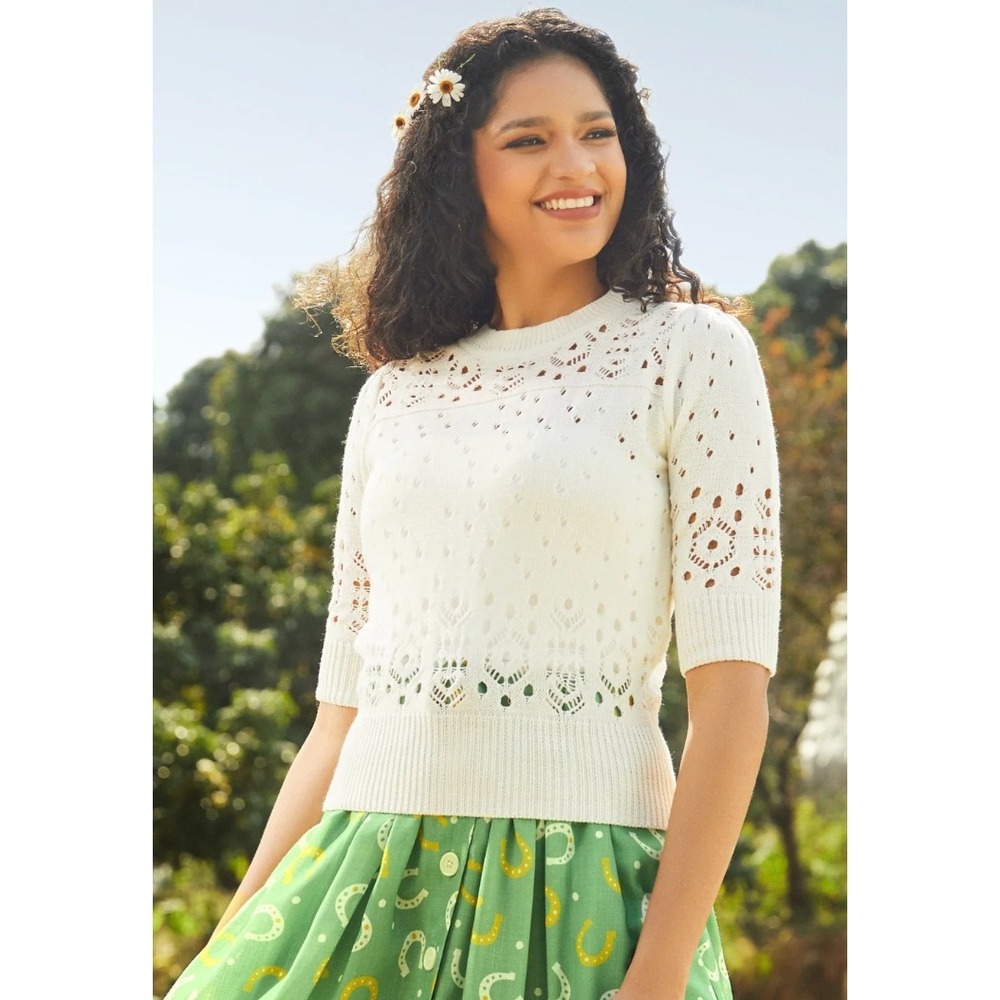 MODCLOTH Sweater Cream White Pointelle Eyelet Knit Women's Size Small Minimalist